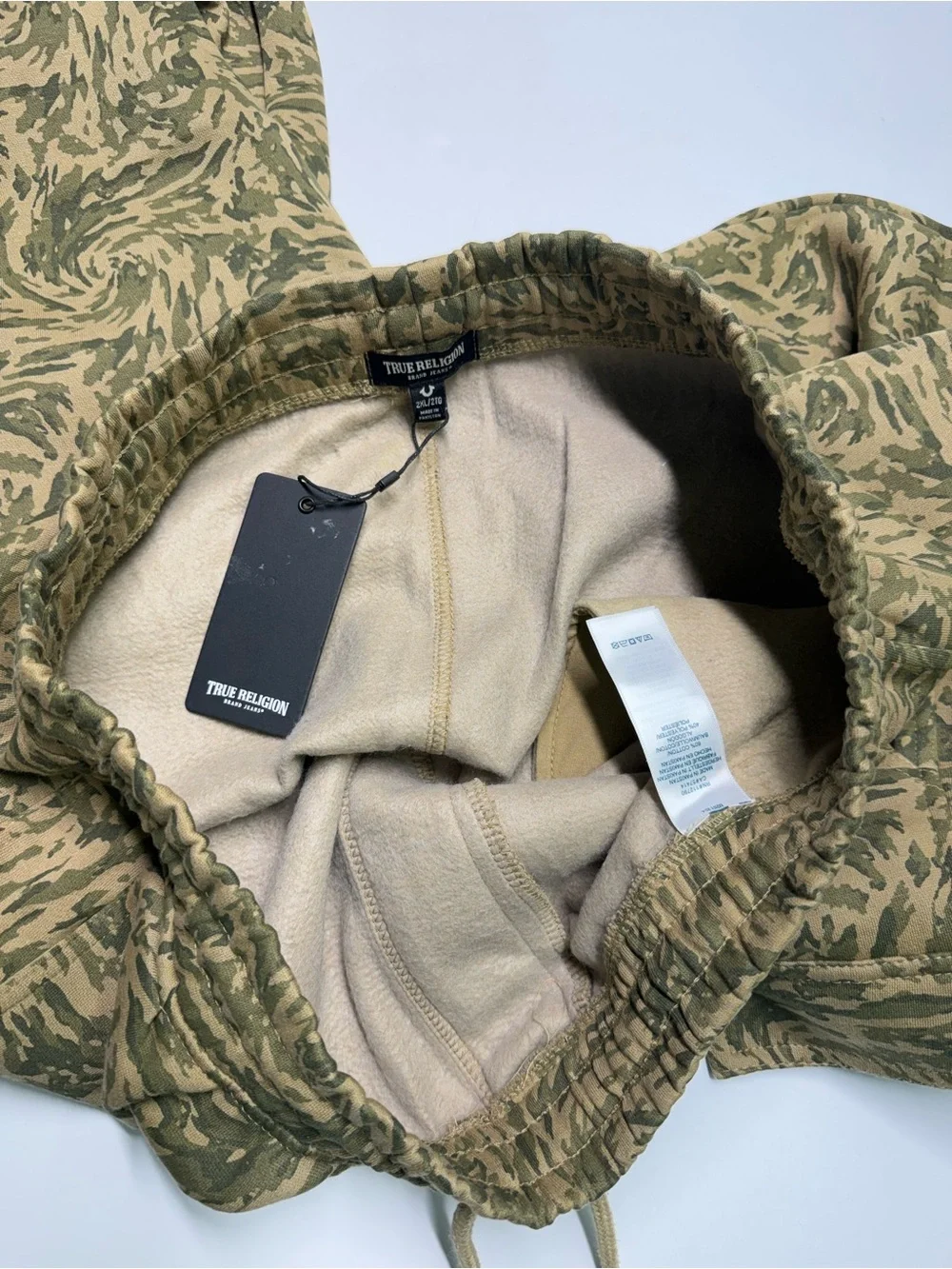 True Religion AOP Cargo Fleece Pants Men’s XXL Abstract Camo Retail $114 NWT